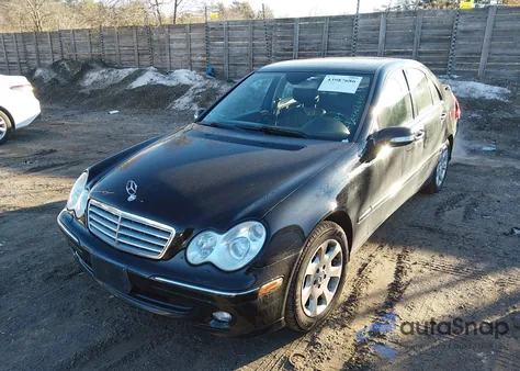 2006 Mercedes-Benz C 350 Luxury 4Matic из США, поврежденный, VIN WDBRF87JX6F763067